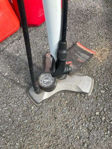 Manual Bike Pump with Pressure Gauge and Dual Valve Compatibility