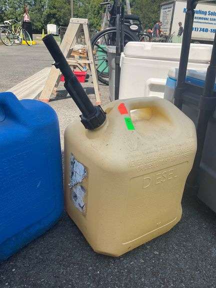 5-Gallon Plastic Fuel Cans for Kerosene and Diesel
