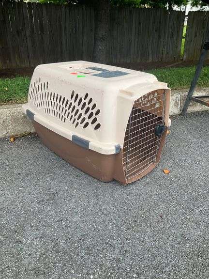 Plastic Pet Carrier with Ventilation and Metal Door, 24”Lx12”Wx14”H