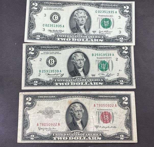 1953C $2 red seal, 1976 $2 green seal, and a 2003A $2 green seal
