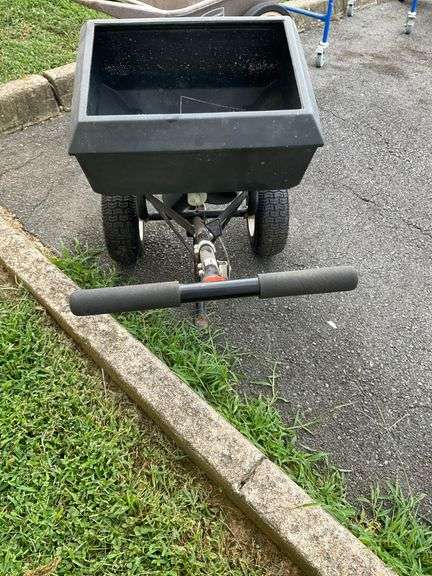 Spyker Model 76-23 Broadcast Spreader with Metal Mesh Insert