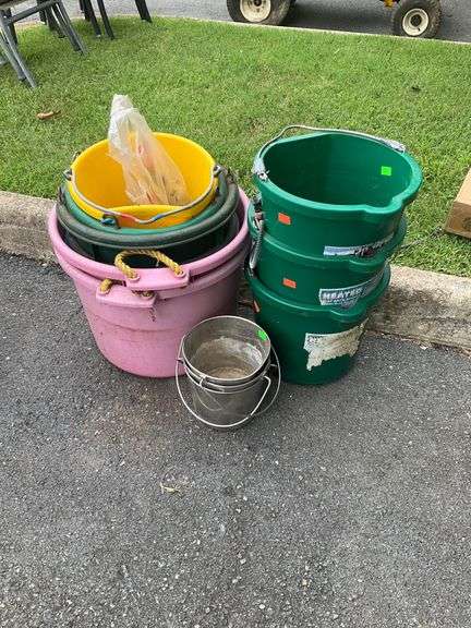 Buckets, Rope Totes, and Heated Water Bucket Lot