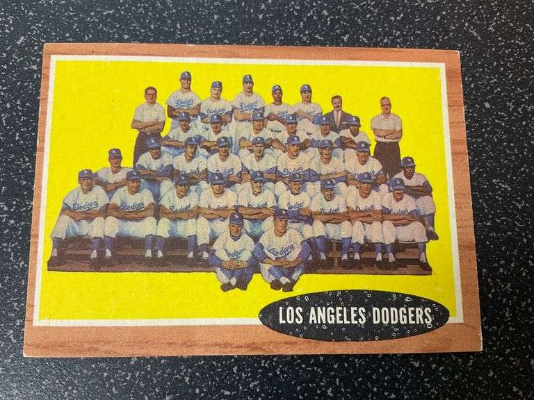 1962 Topps Baseball Card No. 43 Los Angeles Dodgers Team Card