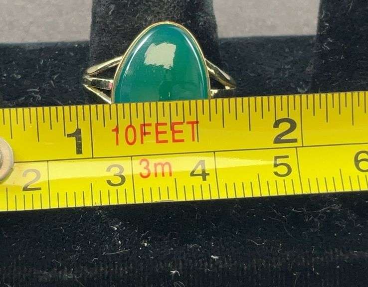 Green onyx goldtone ring size 9
