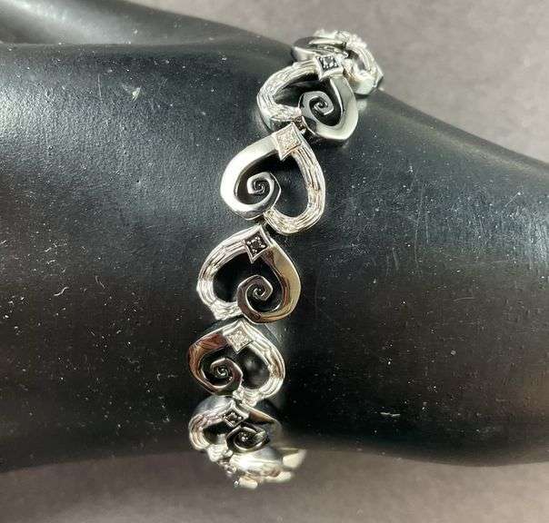 Black And Silver Heart Bracelet 15.7 grams Sterling Silver size 6"