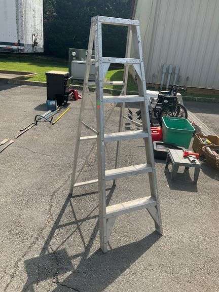 Aluminum Step Ladder, 6 ft. Height