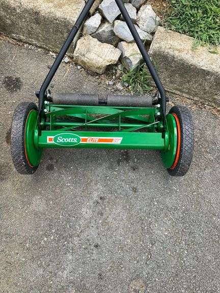 Scotts Elite Manual Reel Lawn Mower with 5-Blade Cutting System