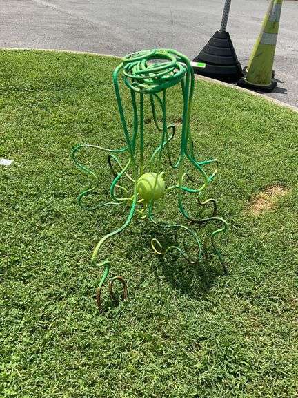 Green Metal Swirling Yard Decoration, 27″H