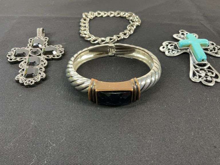 Costume jewelry, two cross pendants and two bracelets