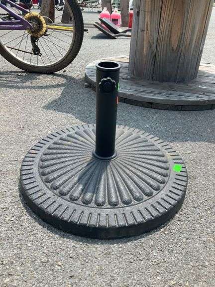 Round Umbrella Base with Ribbed Design and Adjustable Pole Holder