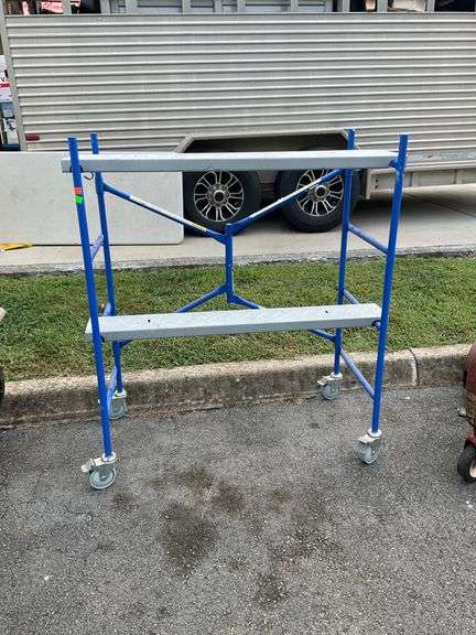 Werner PS-48 Portable Scaffold With 500-Lb Load Capacity