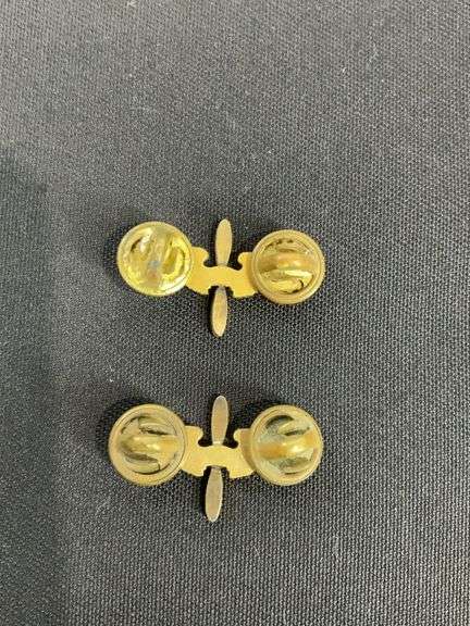 WW2 US Army air corps insignia pin propeller wings