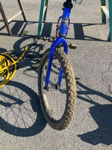 Huffy Rock It 20-Inch Kids’ Bike in Blue