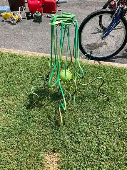Green Metal Swirling Yard Decoration, 27″H