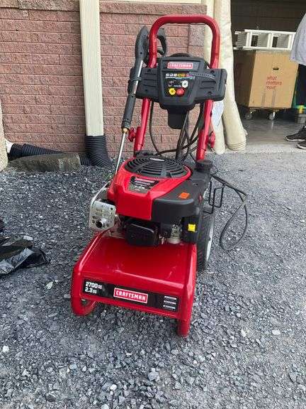 Craftsman 2700 PSI 2.3 GPM Gas Pressure Washer with Briggs & Stratton Engine