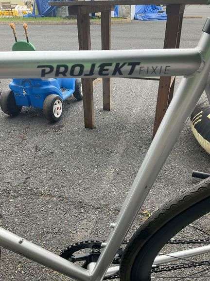 Projekt Fixie Single-Speed Bike with Aluminum Frame and Drop Handlebars