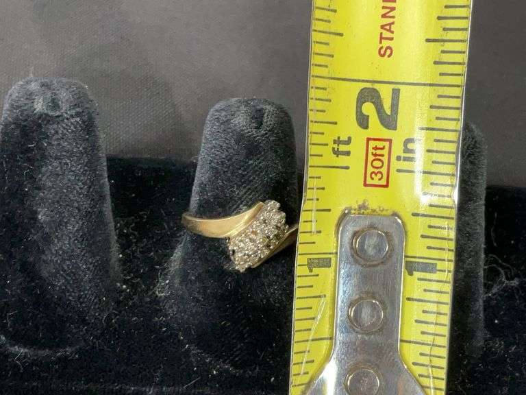 10k yellow gold diamond cluster ring size 7.25 tested and weighs 2.1g