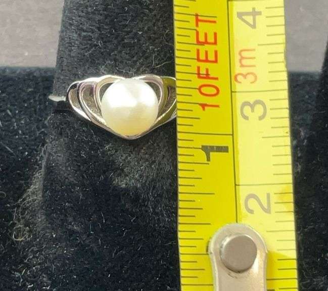 Sterling silver heart with freshwater pearl ring size 6