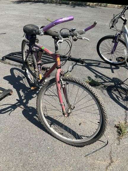 Specialized Hardrock Mountain Bike, Sold for Parts or Repairs