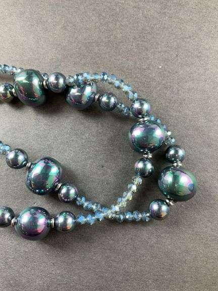 28-30in Tahitian peacock shell pearl and midnight bleu glass beaded silvertone necklace