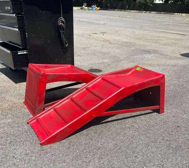 Red Automotive Ramps, 36”L x 9”W