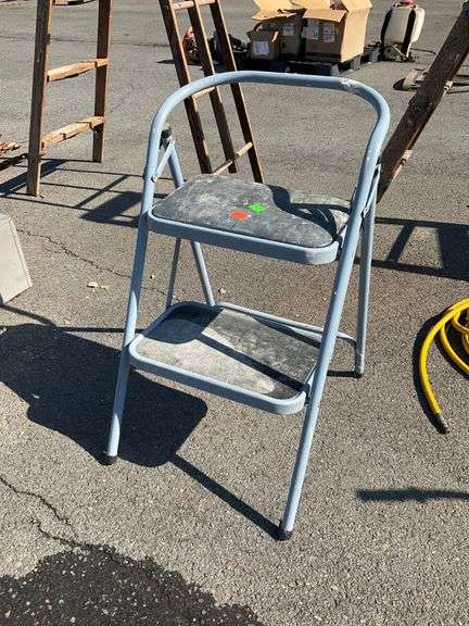 Gray Two-Step Ladder with 21″ Height to Top Step