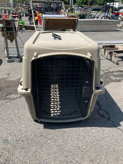 Durable Plastic Pet Carrier, 26″Lx20″Wx18″H