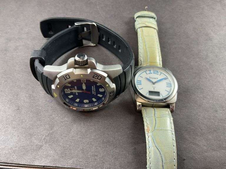 Timex Wrist Watch Expedition Blue Dial,running   And Wrist Watch By Stauer ( back cracked) not running