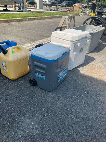 Igloo Mobile Coolers, 28qt and 52qt