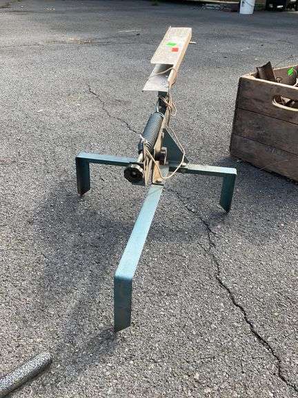 Metal-Framed Skeet Shooter With Spring Mechanism