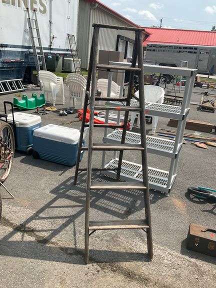 6-Foot Wooden Ladder with Five Steps
