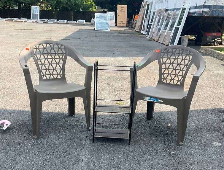 Two Plastic Patio Chairs With Two-Tier Metal Stand