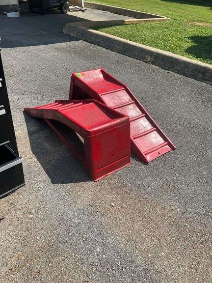 Red Automotive Ramps, 36”L x 9”W