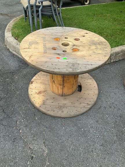 Wooden Spool with 36-Inch Diameter and 25-Inch Height