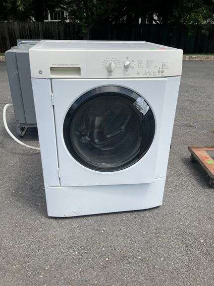 GE Front-Load Washing Machine, Model WSSH300G0WW