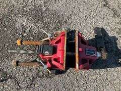 Ridgid TRISTAND Pipe Vise with Screw Mechanism