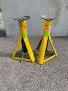 1 1/2 Ton Capacity Tripod-Style Jack Stands