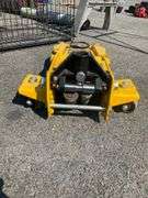 Yellow Jacket 3-Ton Hydraulic Floor Jack (Missing Handle)
