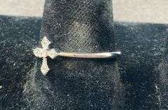 Silvertone cross ring size 9