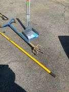 Garden Claw, Rake/Scoop Set, and Light Bulb Grabber Lot