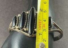 Vintage Black Onyx Cuff Bracelet 25.7 grams Sterling Silver size 2"