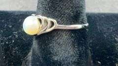 Sterling silver heart with freshwater pearl ring size 6