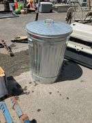Galvanized Steel Trashcan with Lid
