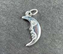 Sterling silver crescent moon pendant .71g