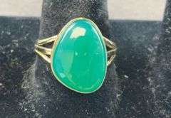 Green onyx goldtone ring size 9