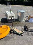 Hydraulic Floor Jack with Long Handle