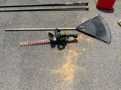 Black & Decker Hedge Hog 18-Inch Electric Hedge Trimmer with Plastic-Head Leaf Rake