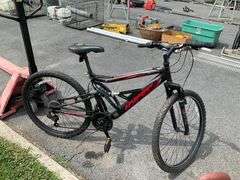26-Inch Hyper Shocker Mountain Bike with HPR Suspension