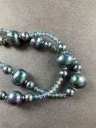 28-30in Tahitian peacock shell pearl and midnight bleu glass beaded silvertone necklace