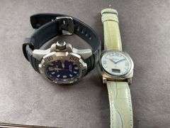 Timex Wrist Watch Expedition Blue Dial,running   And Wrist Watch By Stauer ( back cracked) not running